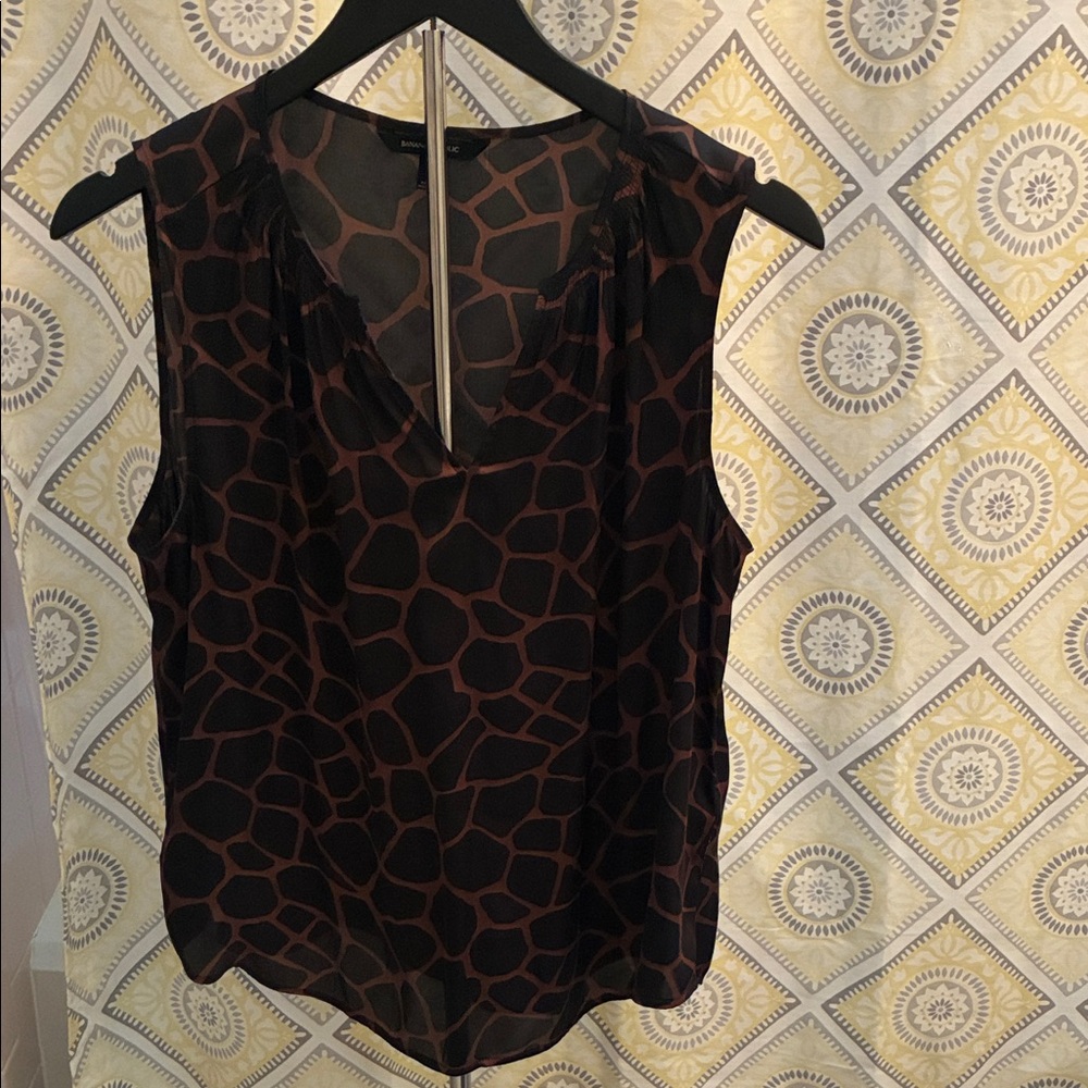 Banana Republic Black and Brown Sleeveless V-Neck Patterned Camisole